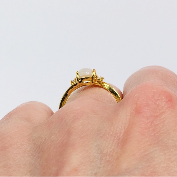 14k yellow gold white opal diamond ring - Picture 8 of 8